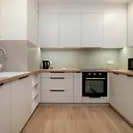 Апартаменты Beautiful With Balcony By Renters Познань