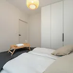 Beautiful With Balcony By Renters Апартаменты