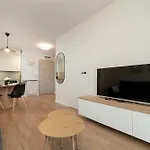 Beautiful With Balcony By Renters Апартаменты