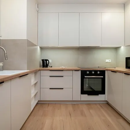 Apartment Beautiful With Balcony By Renters Poznan