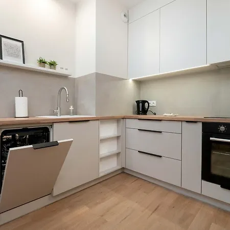 Beautiful With Balcony By Renters Apartment Poznan