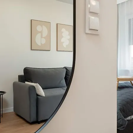 Beautiful With Balcony By Renters * 波兹南