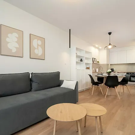 Beautiful With Balcony By Renters Apartment Poznan