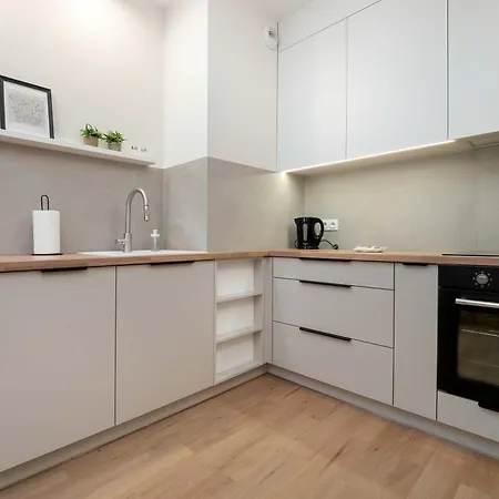 Apartment Beautiful With Balcony By Renters Poznan