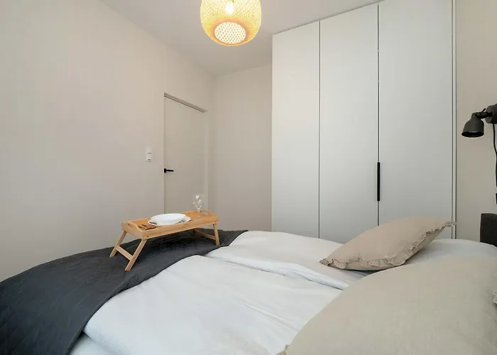 Beautiful With Balcony By Renters Апартаменты