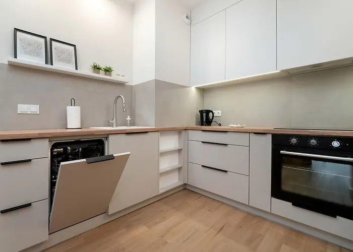 Beautiful With Balcony By Renters Апартаменты Познань