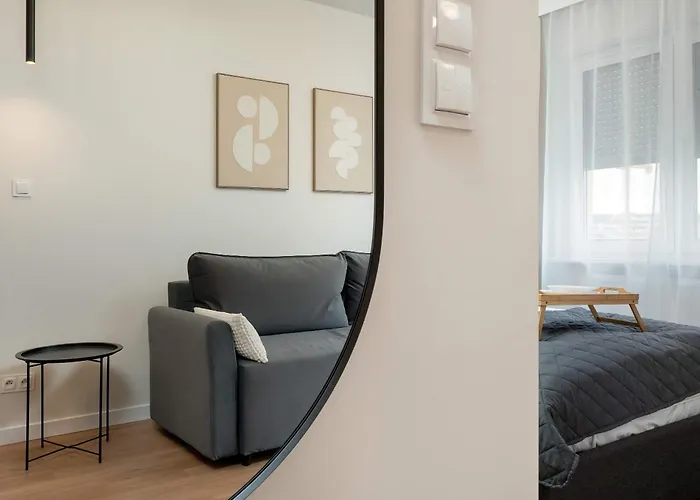 Beautiful With Balcony By Renters * Познань