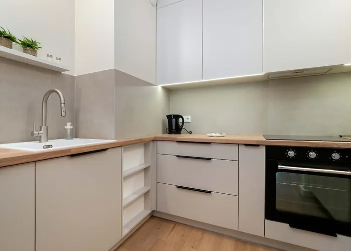 Beautiful With Balcony By Renters Апартаменты Познань