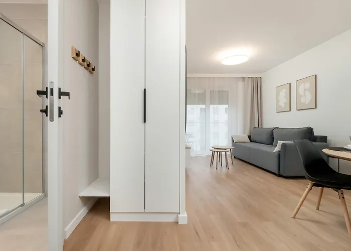 Beautiful With Balcony By Renters * Познань